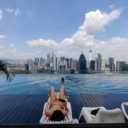 Starsbed Klcc Skyview Roof Pool Hostel كوالالمبور المظهر الخارجي الصورة
