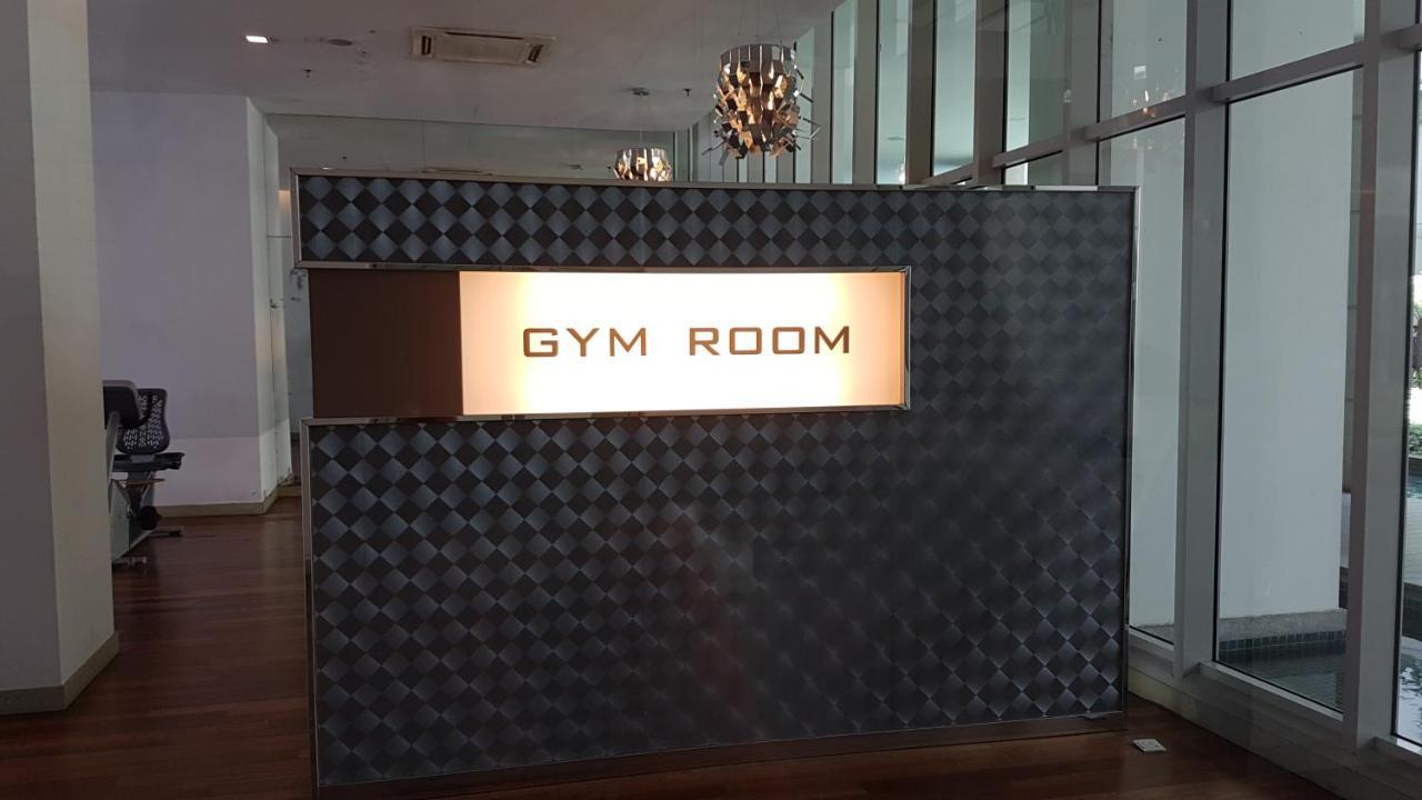 Starsbed Klcc Skyview Roof Pool Hostel كوالالمبور المظهر الخارجي الصورة