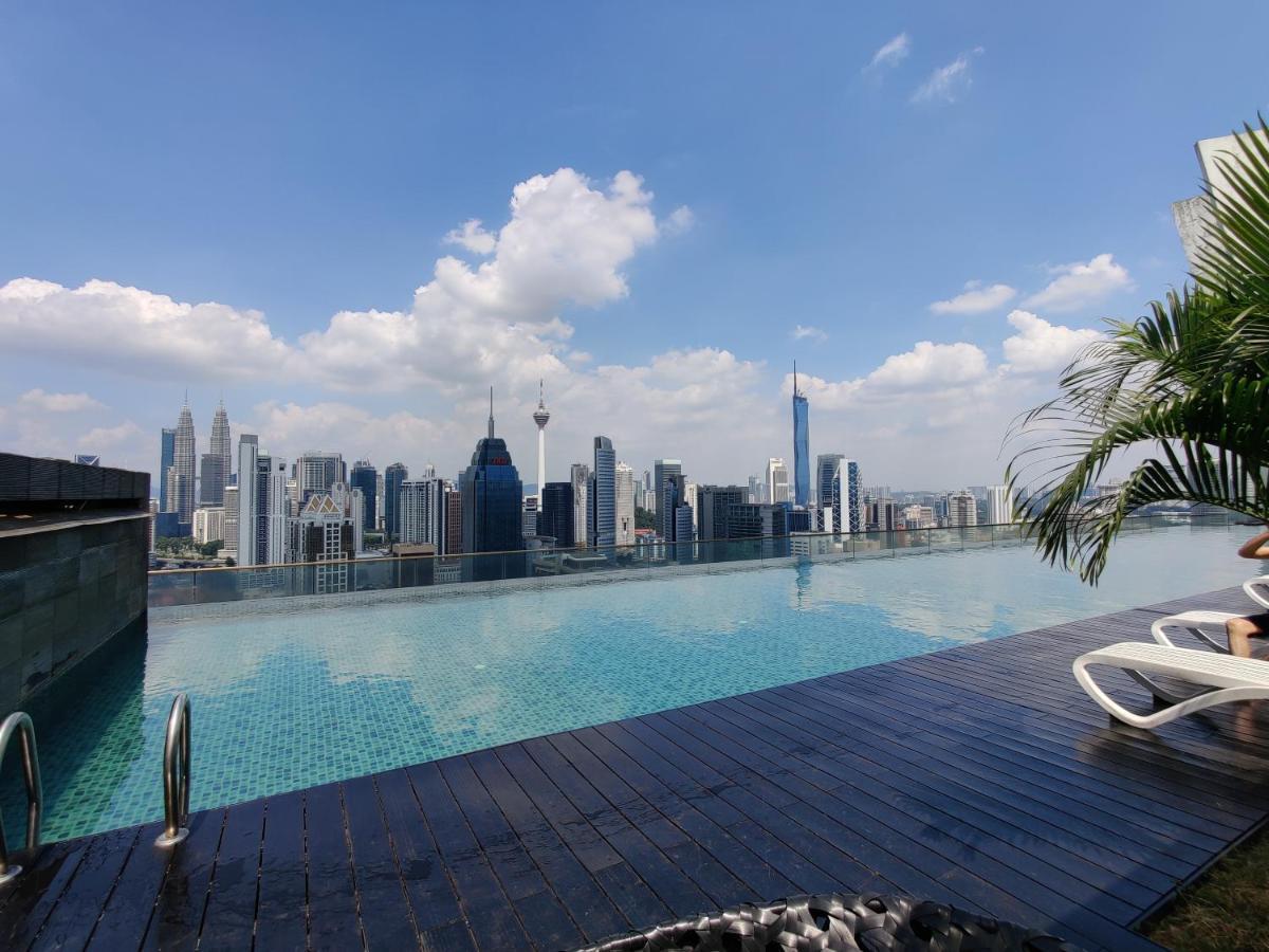 Starsbed Klcc Skyview Roof Pool Hostel كوالالمبور المظهر الخارجي الصورة